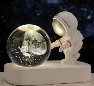 esfera saturno astronauta