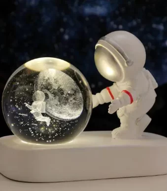 esfera saturno astronauta